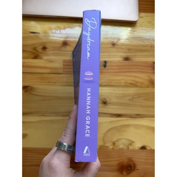 Daydreamer by Hannah Grace – Paperback – Great Condition - Picture 4 of 4